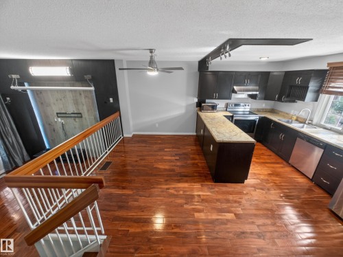 17092 67 Avenue, Edmonton, AB - Indoor Photo Showing Kitchen