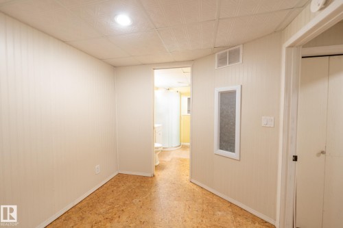 18289 74 Avenue, Edmonton, AB 