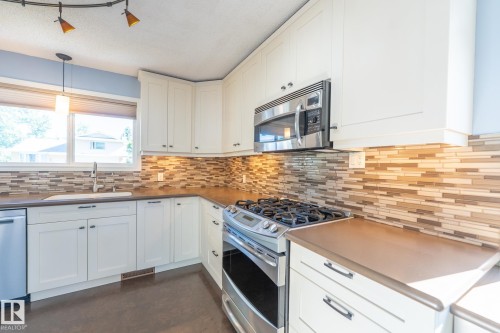 18289 74 Avenue, Edmonton, AB 