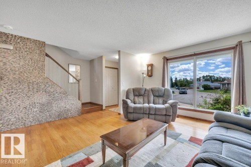 17927 92A Street, Edmonton, AB 
