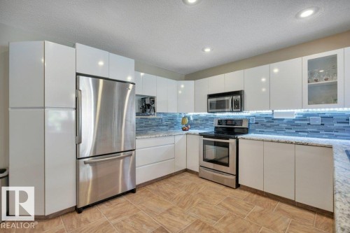 17927 92A Street, Edmonton, AB 