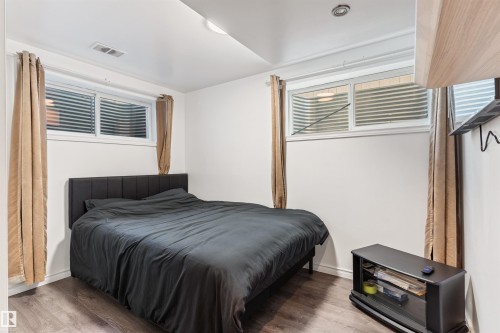 7824 14 Avenue, Edmonton, AB 