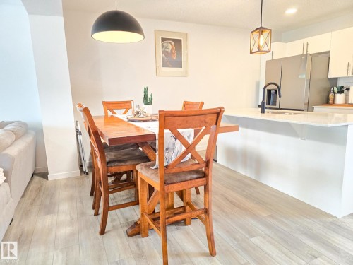 70 50 Mclaughlin Drive, Spruce Grove, AB - Indoor Photo Showing Dining Room