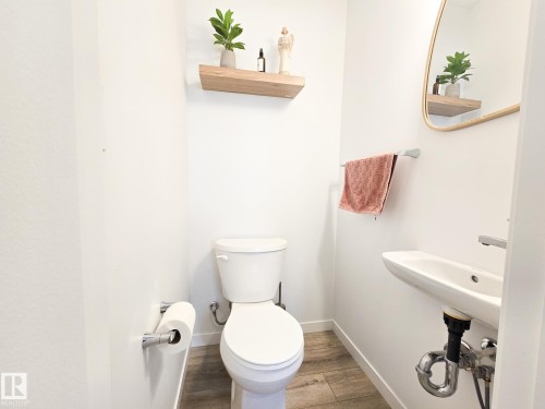 70 50 Mclaughlin Drive, Spruce Grove, AB - Indoor Photo Showing Bathroom