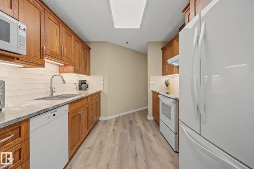 105 17511 98A Avenue, Edmonton, AB 