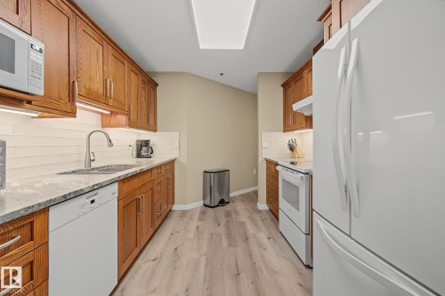 105 17511 98A Avenue, Edmonton, AB 