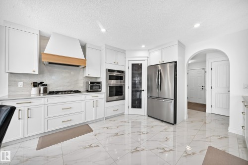 8509 Sloane Crescent, Edmonton, AB 
