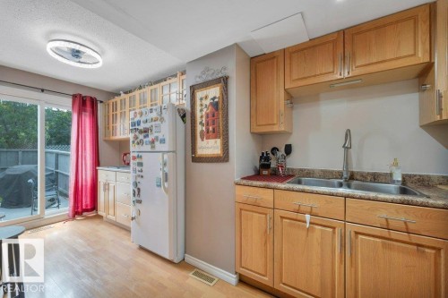 540 Willow Crest, Edmonton, AB 