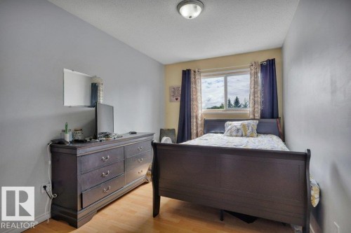 540 Willow Crest, Edmonton, AB 