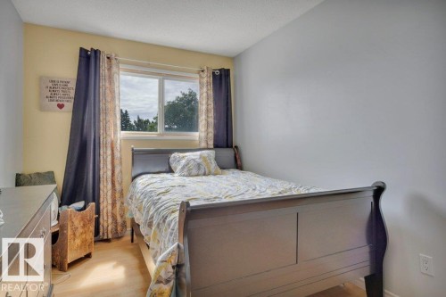 540 Willow Crest, Edmonton, AB 