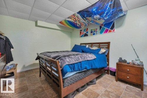 540 Willow Crest, Edmonton, AB 
