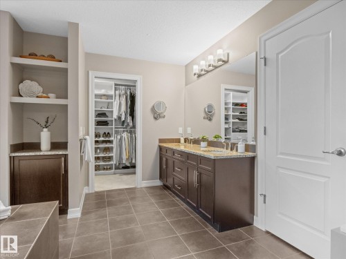 2307 Warry Court, Edmonton, AB 