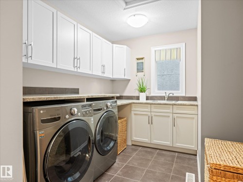 2307 Warry Court, Edmonton, AB 