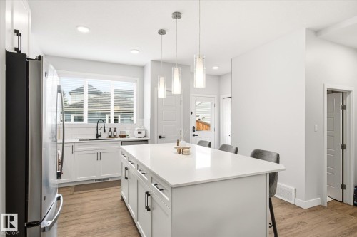 3415 Erlanger Bend, Edmonton, AB 