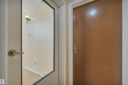 201 7915 112 Avenue, Edmonton, AB 