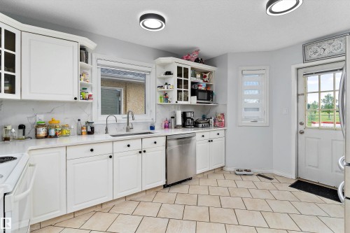 8904 170A Avenue, Edmonton, AB 