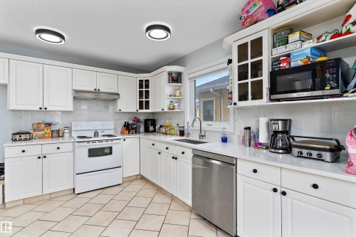 8904 170A Avenue, Edmonton, AB 