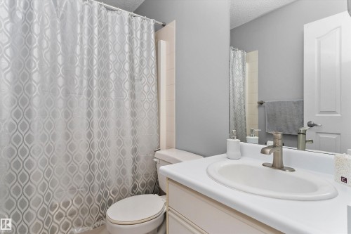 8904 170A Avenue, Edmonton, AB 