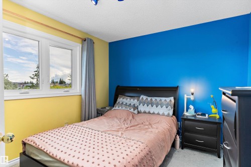 8904 170A Avenue, Edmonton, AB 
