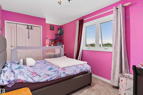 8904 170A Avenue, Edmonton, AB 