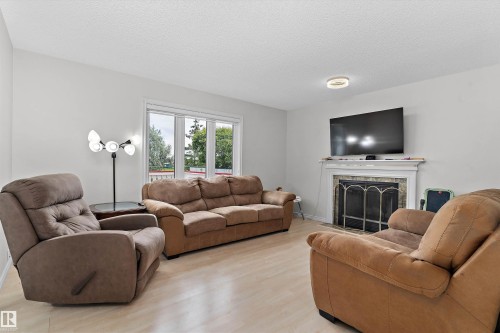 8904 170A Avenue, Edmonton, AB 
