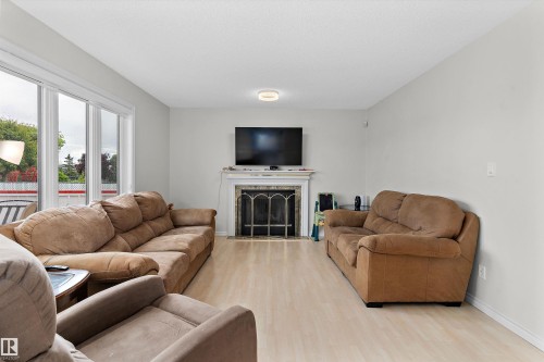 8904 170A Avenue, Edmonton, AB 