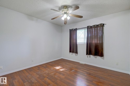 11930 56 Street, Edmonton, AB - Indoor Photo Showing Other Room