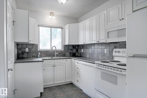 11930 56 Street, Edmonton, AB - Indoor Photo Showing Kitchen