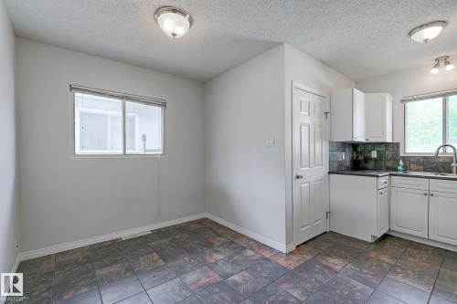11930 56 Street, Edmonton, AB - Indoor Photo Showing Kitchen