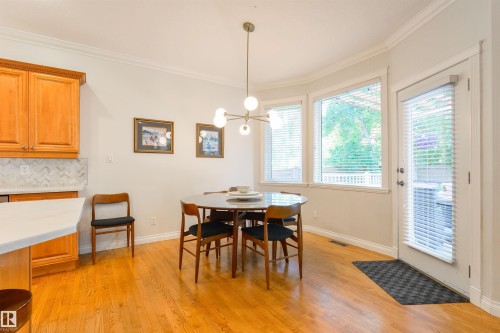 956 Hollingsworth Bend, Edmonton, AB 