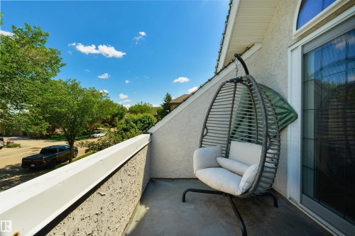 956 Hollingsworth Bend, Edmonton, AB 