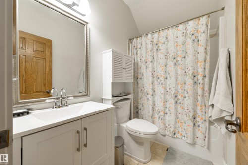 956 Hollingsworth Bend, Edmonton, AB 