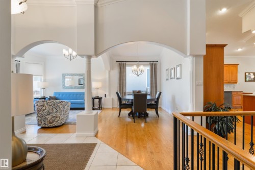 956 Hollingsworth Bend, Edmonton, AB 