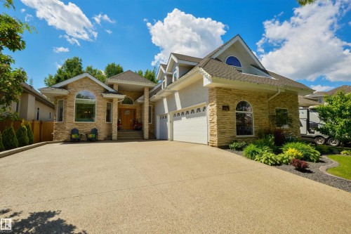 956 Hollingsworth Bend, Edmonton, AB 
