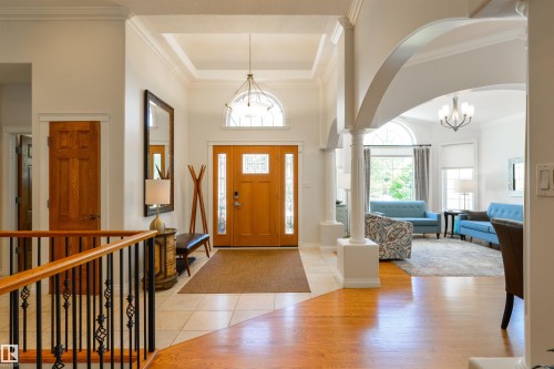 956 Hollingsworth Bend, Edmonton, AB 