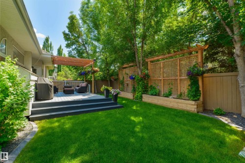 956 Hollingsworth Bend, Edmonton, AB 