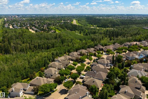 956 Hollingsworth Bend, Edmonton, AB 
