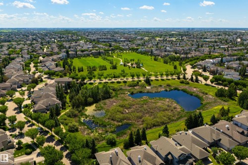 956 Hollingsworth Bend, Edmonton, AB 