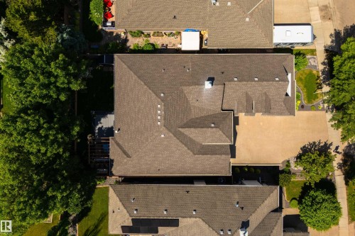 956 Hollingsworth Bend, Edmonton, AB 