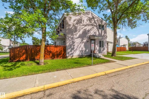 140 Primrose Gardens Gardens, Edmonton, AB 