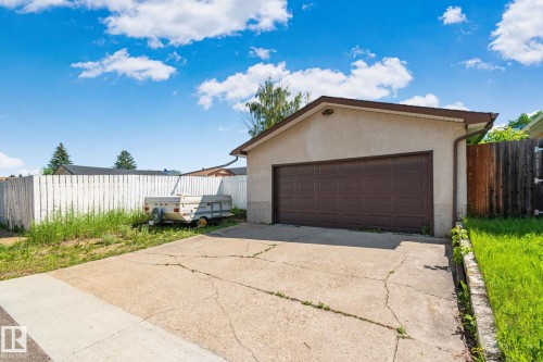14820 75A Street, Edmonton, AB 