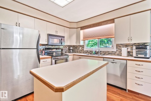 14820 75A Street, Edmonton, AB 