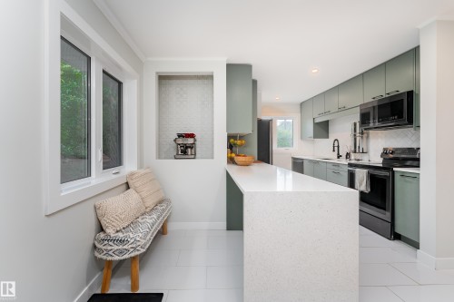 10512 45 Street, Edmonton, AB 