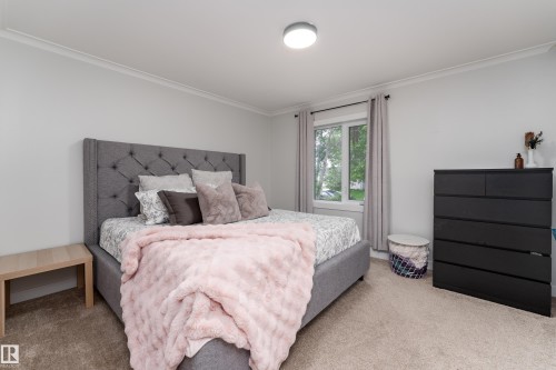 10512 45 Street, Edmonton, AB 
