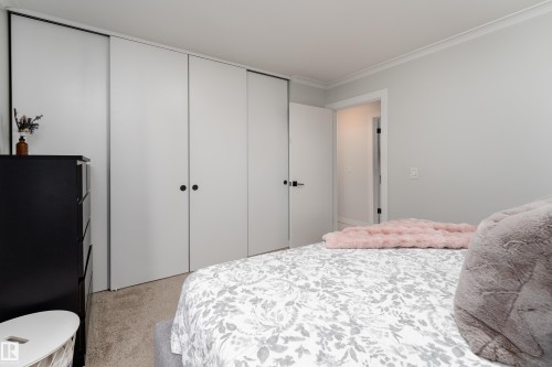 10512 45 Street, Edmonton, AB 
