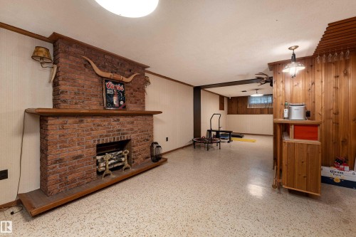 10512 45 Street, Edmonton, AB 