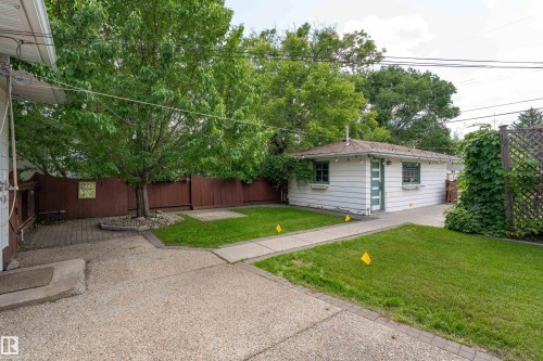 10512 45 Street, Edmonton, AB 