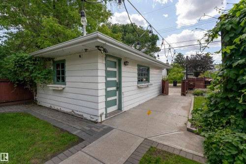 10512 45 Street, Edmonton, AB 
