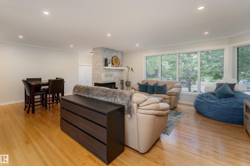 10512 45 Street, Edmonton, AB 