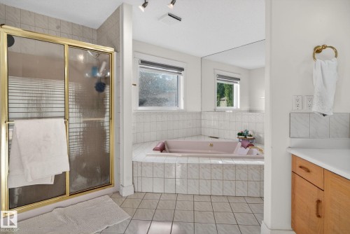 Bathroom - 4615 43A Avenue, Edmonton, AB - Indoor Photo Showing Bathroom